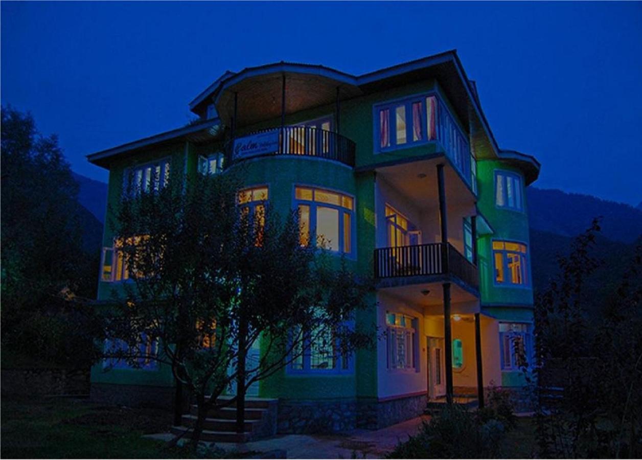 Calm Holiday Inn Srinagar  Bagian luar foto
